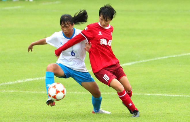 中国女足球员大放异彩,斩获冠军 中国女足球员大放异彩,斩获冠军