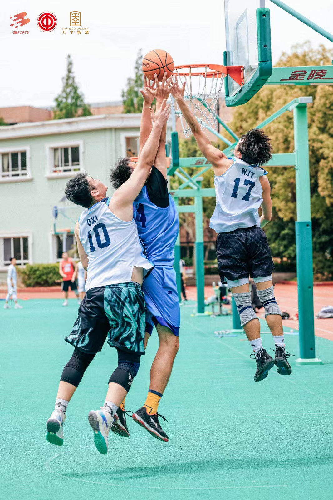 黑白直播nba在线观看-篮球联赛中一支新队伍崭露头角