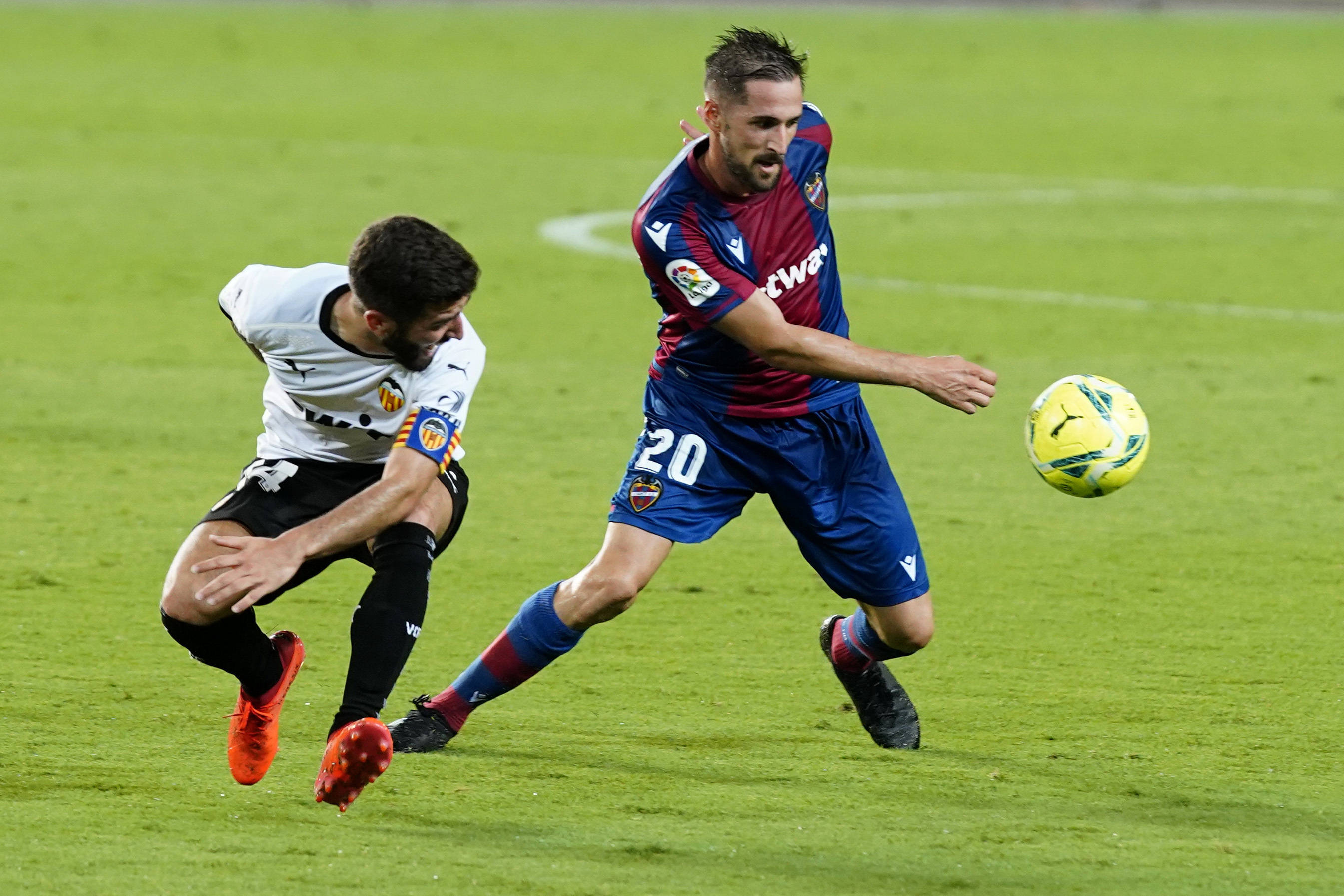 黑白直播免费体育直播-西甲重磅对决：西班牙迎战葡萄牙，引发热议的简单介绍