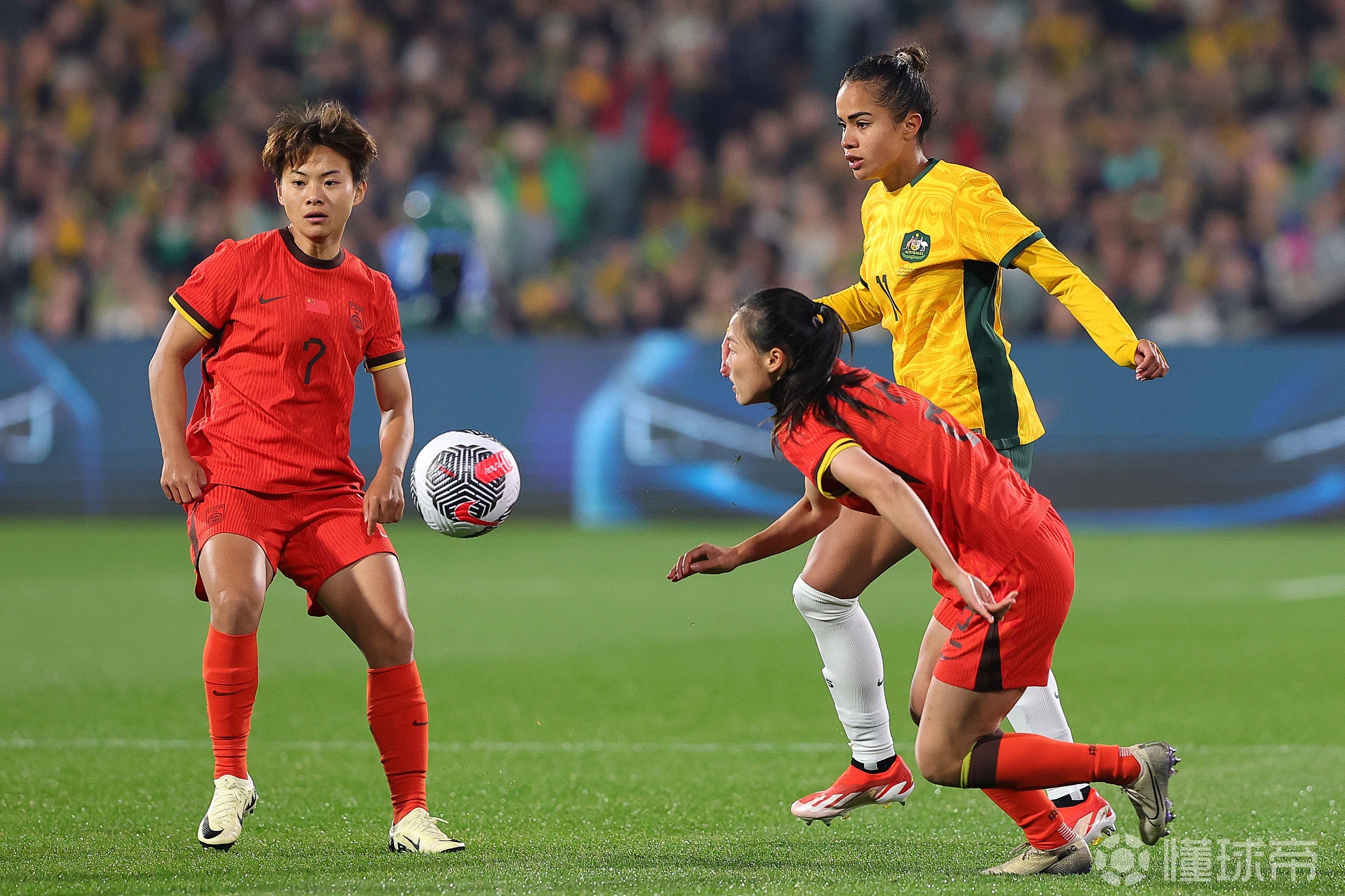 黑白直播体育-国际赛事瞩目：中国女足强势出击