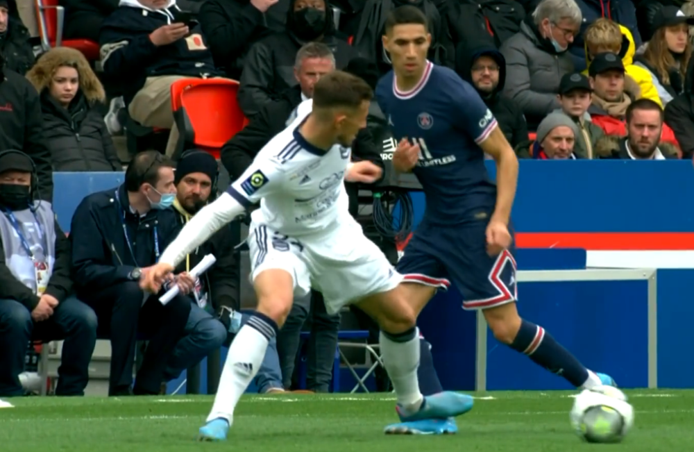 黑白直播在线观看-包含热那亚主场失利，球迷情绪低落失望的词条