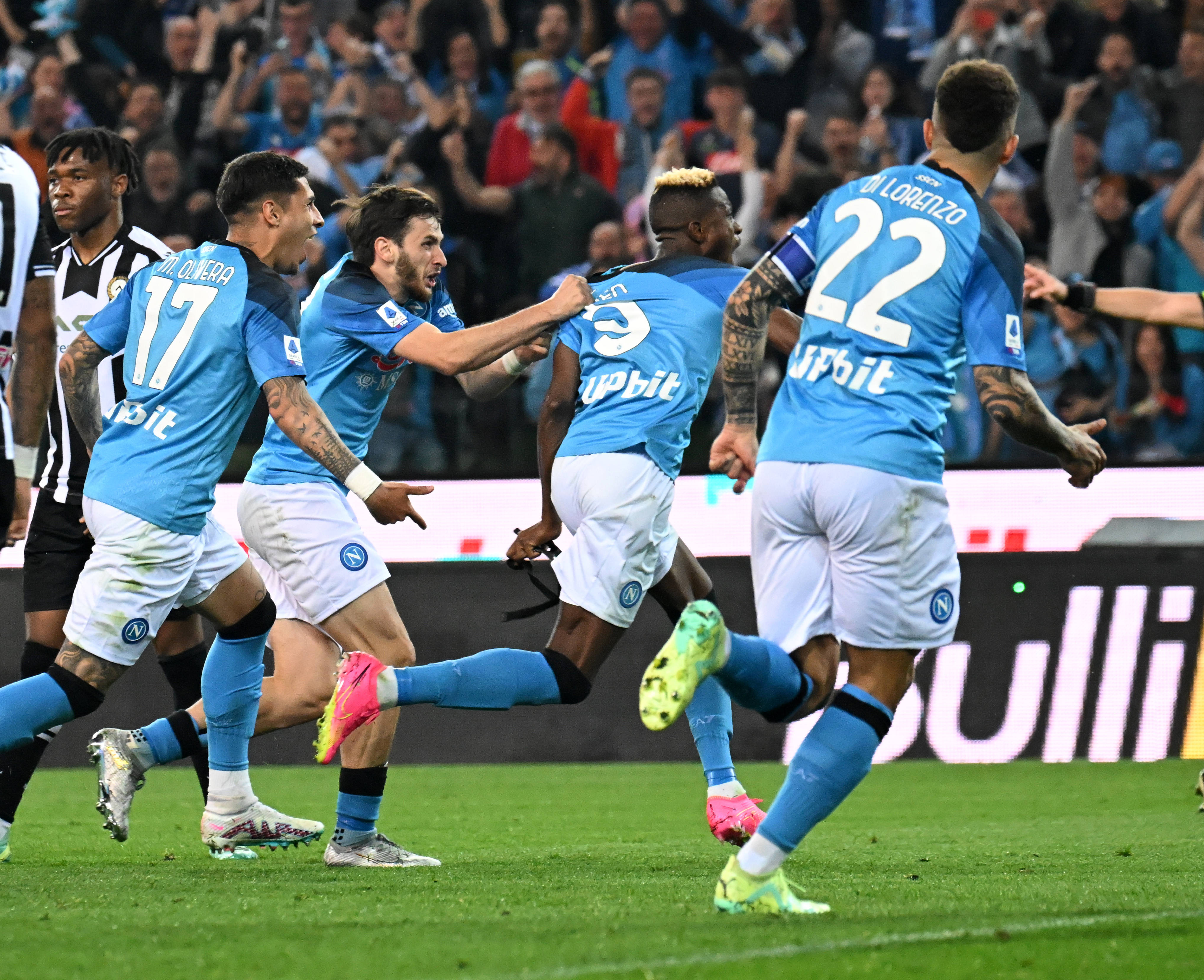 佛罗伦萨防守稳固,球队重回胜利轨道的简单介绍 佛罗伦萨防守稳固,球队重回胜利轨道的简单介绍