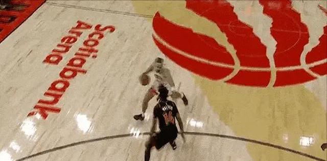 火箭紧逼猛龙取得胜利