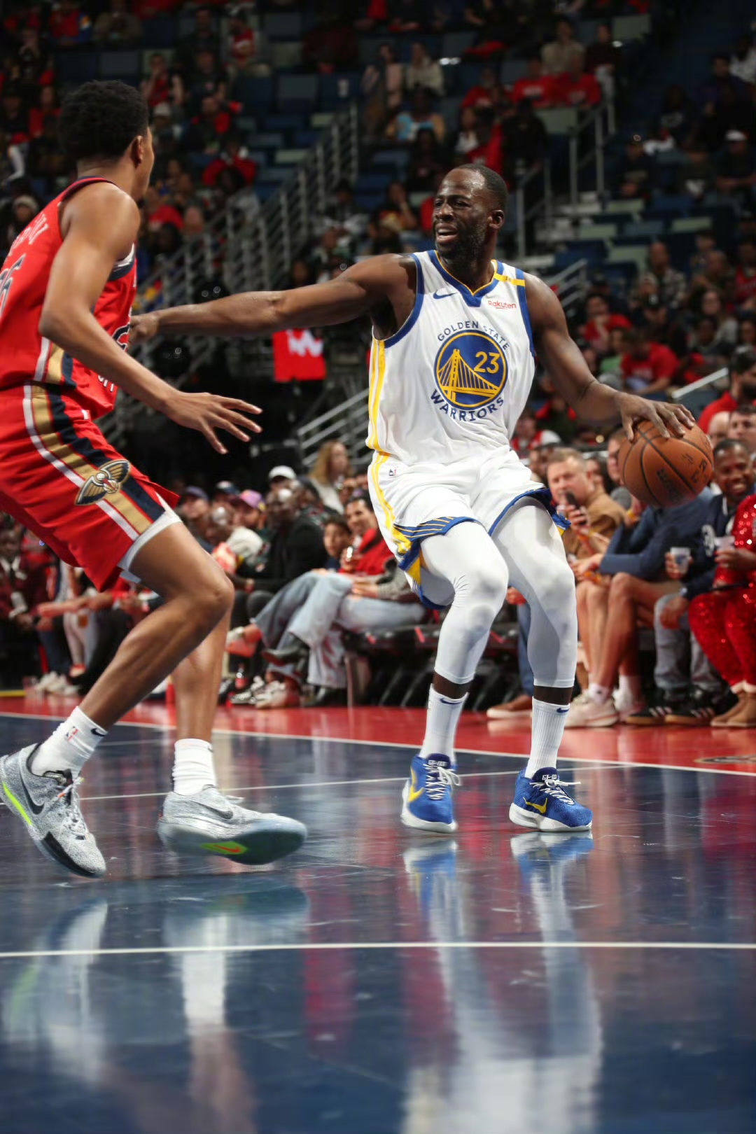 黑白直播网-勇士客场大胜鹈鹕，系列赛4-0横扫的简单介绍