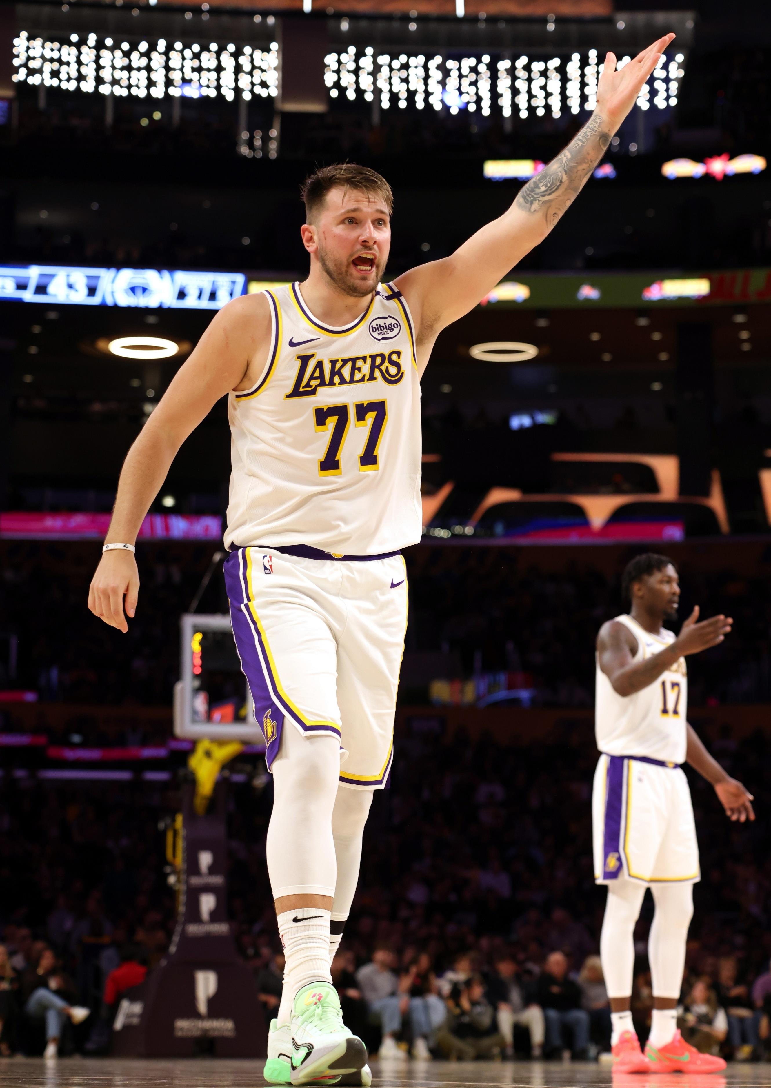 战灰熊湖人逆袭豪取胜利 战灰熊湖人逆袭豪取胜利