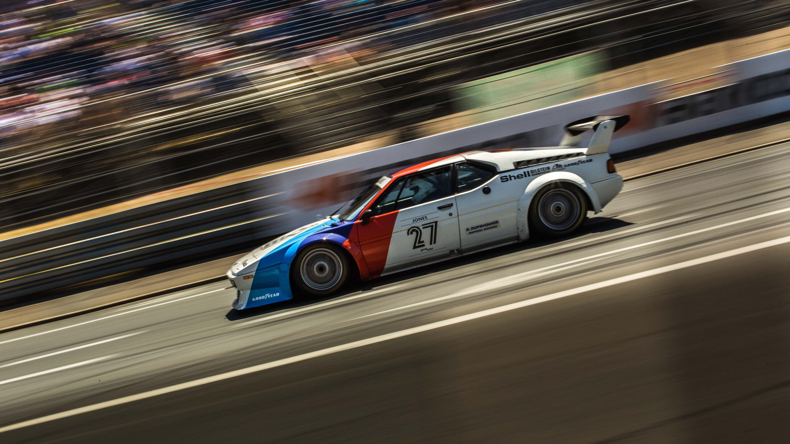 黑白直播-悬念终结者,从爱德华兹的怒吼到魔术师的无声征服