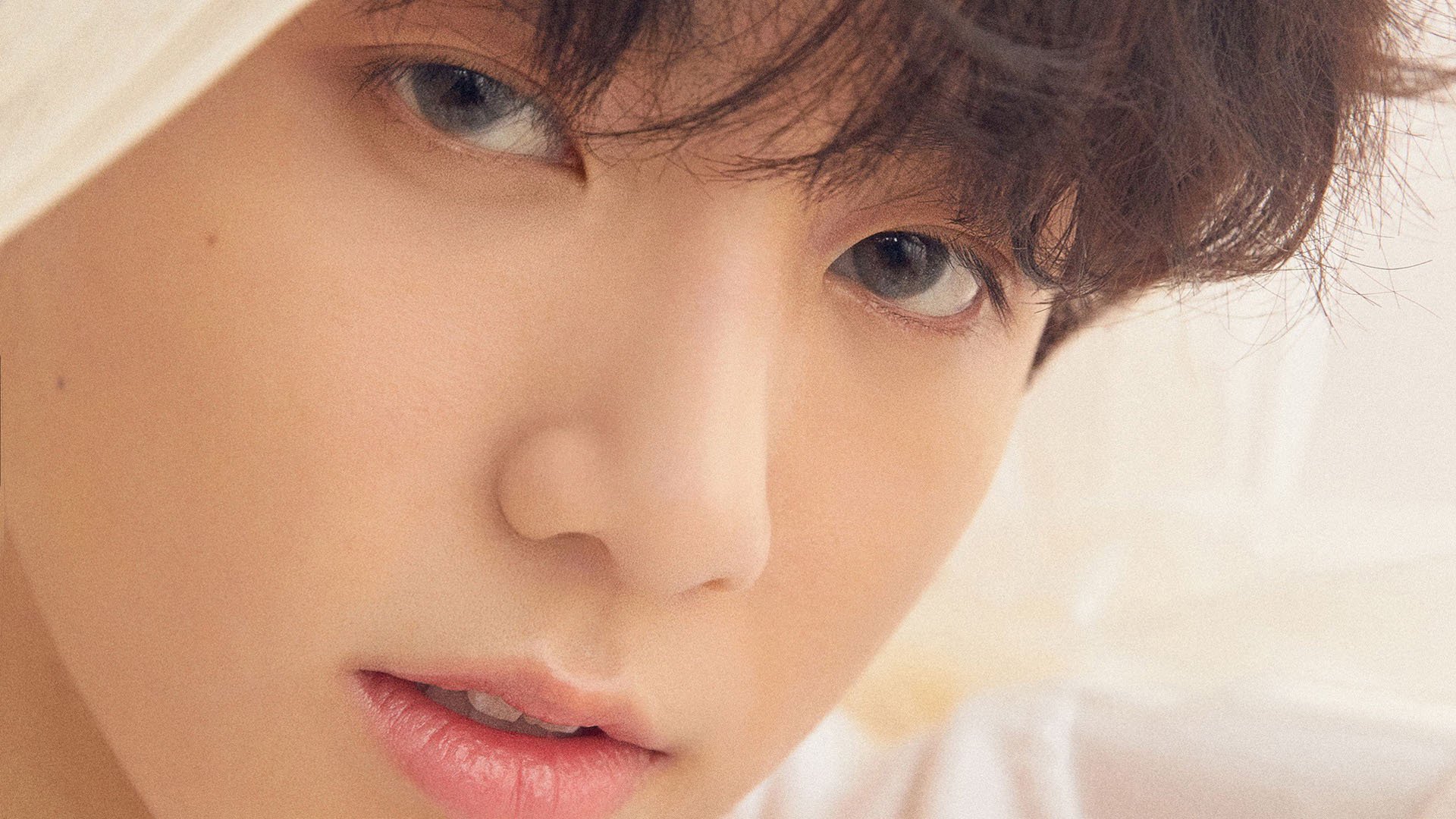 引擎轰鸣与篮筐震动，体育周末的双城记