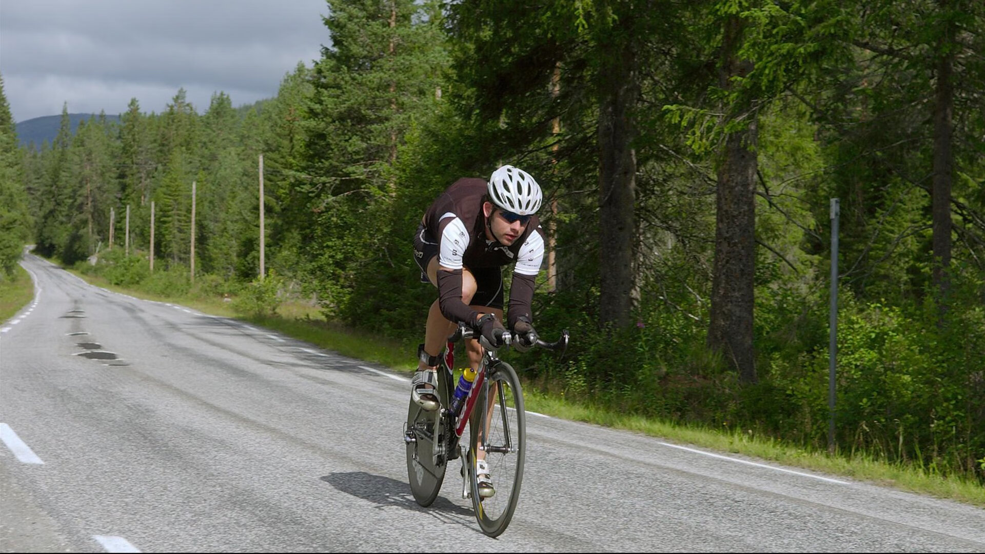 喀麦隆风暴席卷雷恩,阿拉巴临危受命,化身中场关键先生