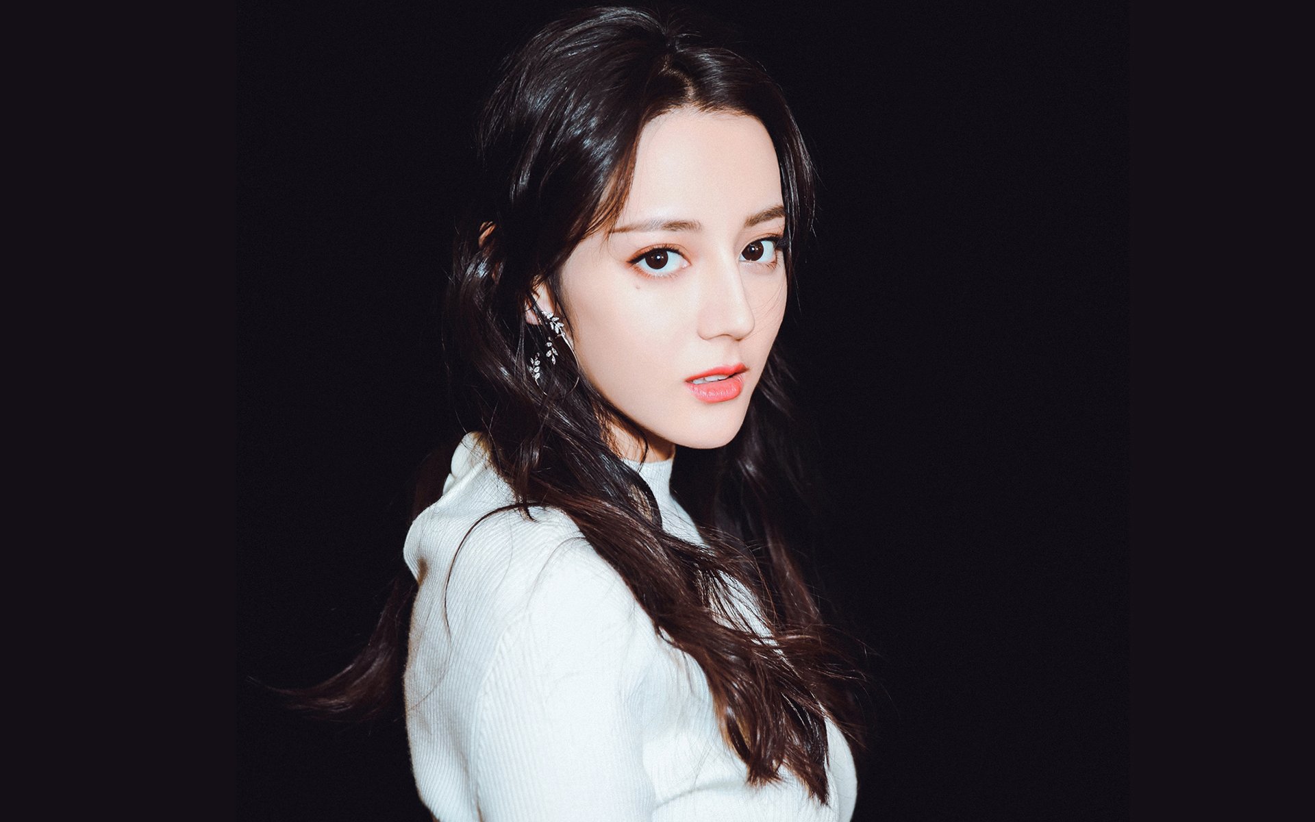 麦克斯韦的雷霆时刻，连续三记三分率队拉开差距，76人擒活塞