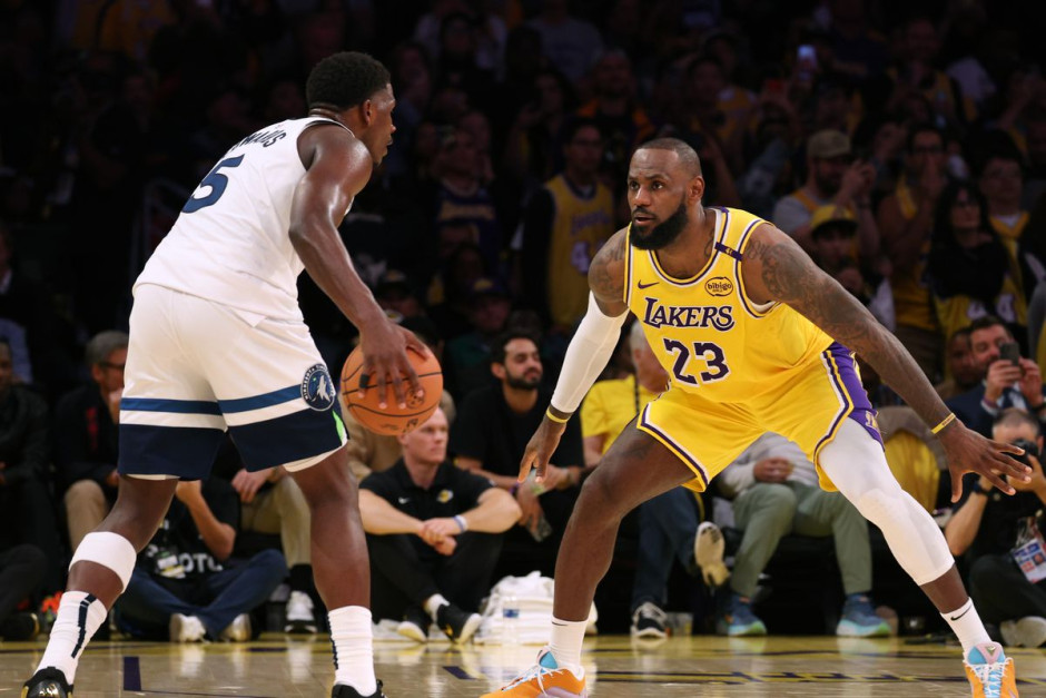 黑白直播nba在线观看-爵士碾压湖人,爱德华兹带队取胜