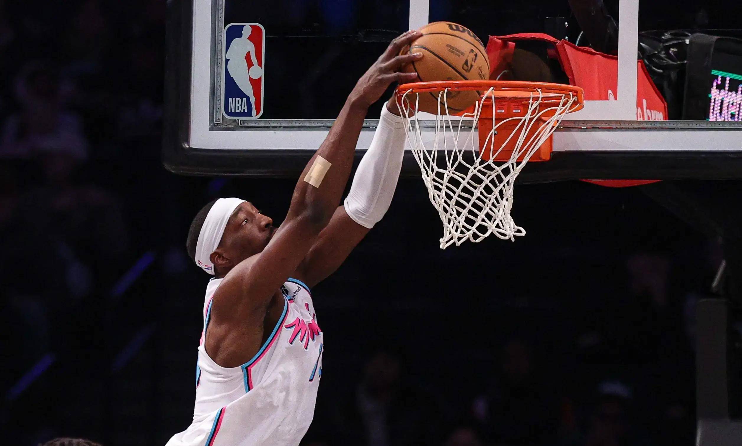 爵士碾压湖人，爱德华兹带队取胜